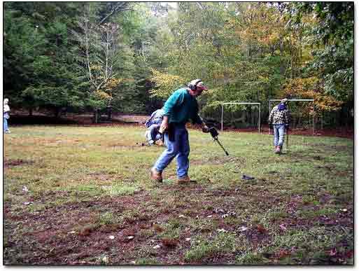 Metaldetectorists In Action