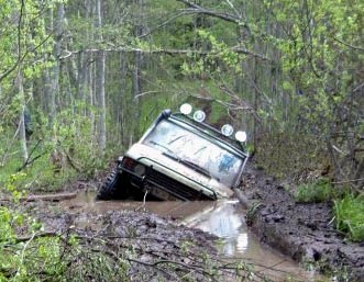 Off-Road Vehicle Got Stuck in Mud Pool