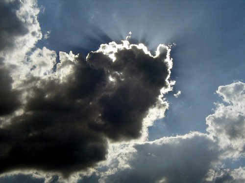 003- Cloud and Sunrays