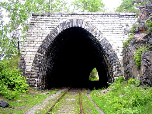 065- a 100-year-old Tunnel (one of many on this railroad))
