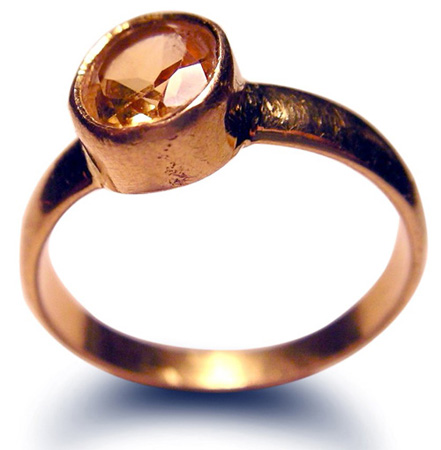 05 22k Gold Ring with Topaz
