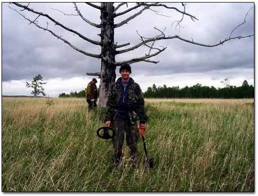 Metal Detecting Around a Single Tree in the Field