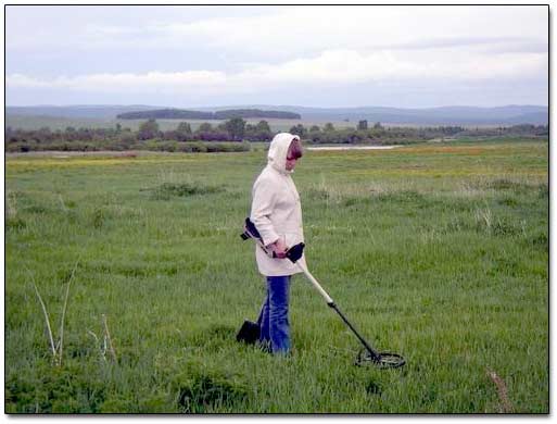 Using Minelab Explorer II for Coinshooting Around Old Foundations