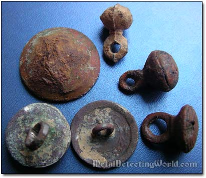 18th and 19th Centuries Civilian Buttons Found
