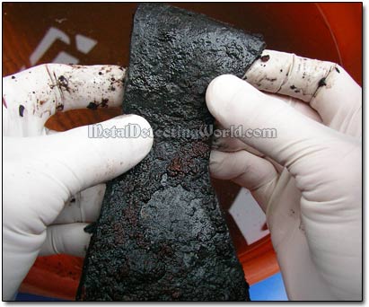 Sticky Black Coating of Sodium Carbonate