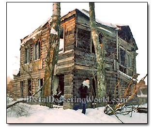 Searching Abandoned Deserted House