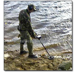 Beach Hunting on Connecticut River Shore