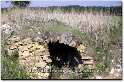 An Underground Stone-Inlaid Root Cellar