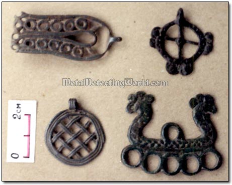 Bronze Zoomorphic Pendants Radanov Culture